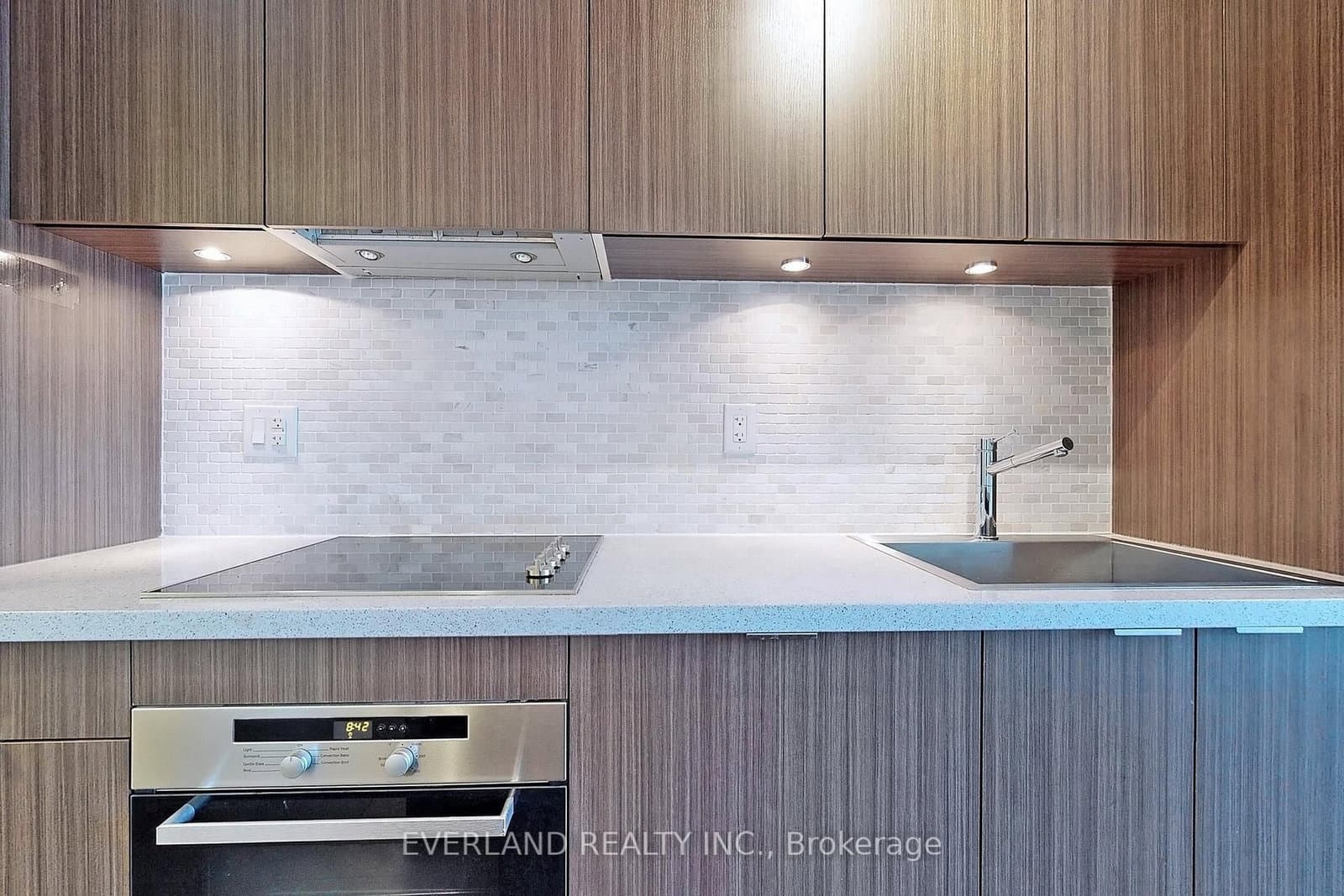 21 Widmer Street, Unit 1507 thumbnail 11