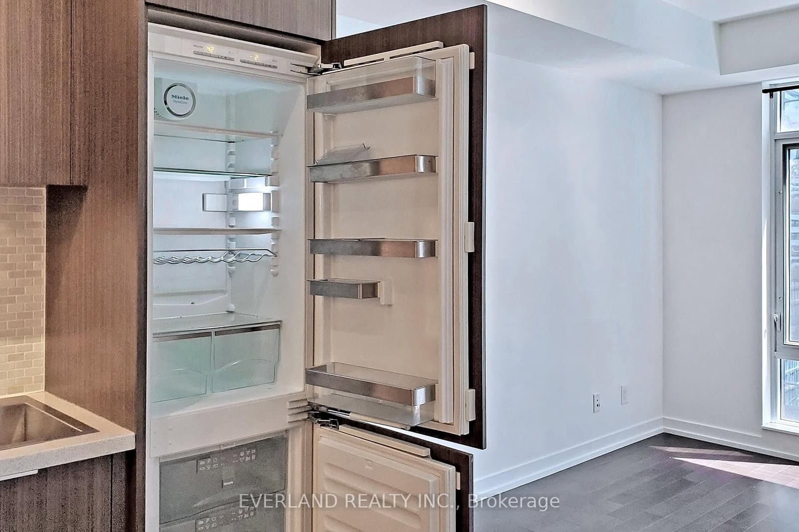 21 Widmer Street, Unit 1507 thumbnail 13