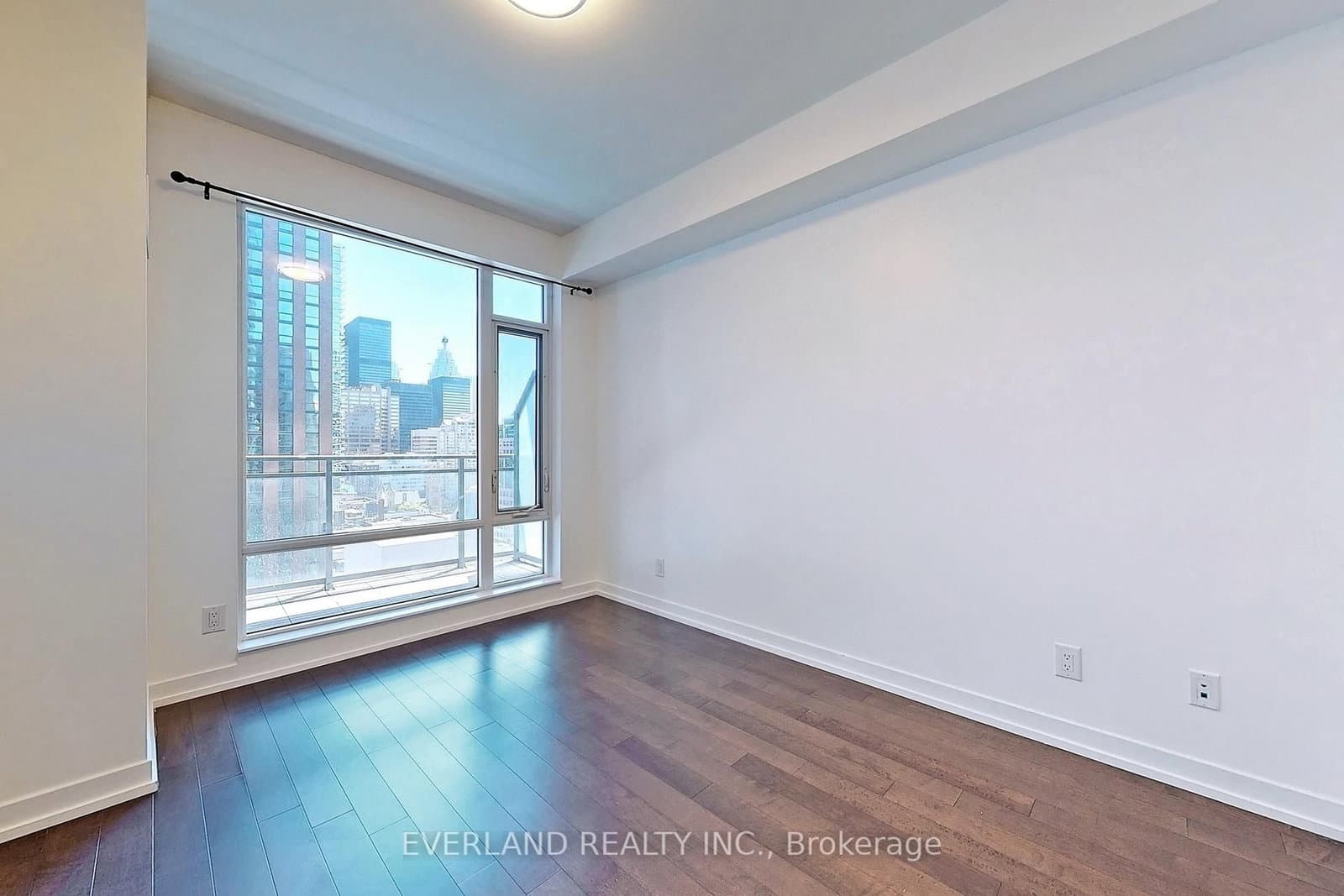 21 Widmer Street, Unit 1507 thumbnail 15