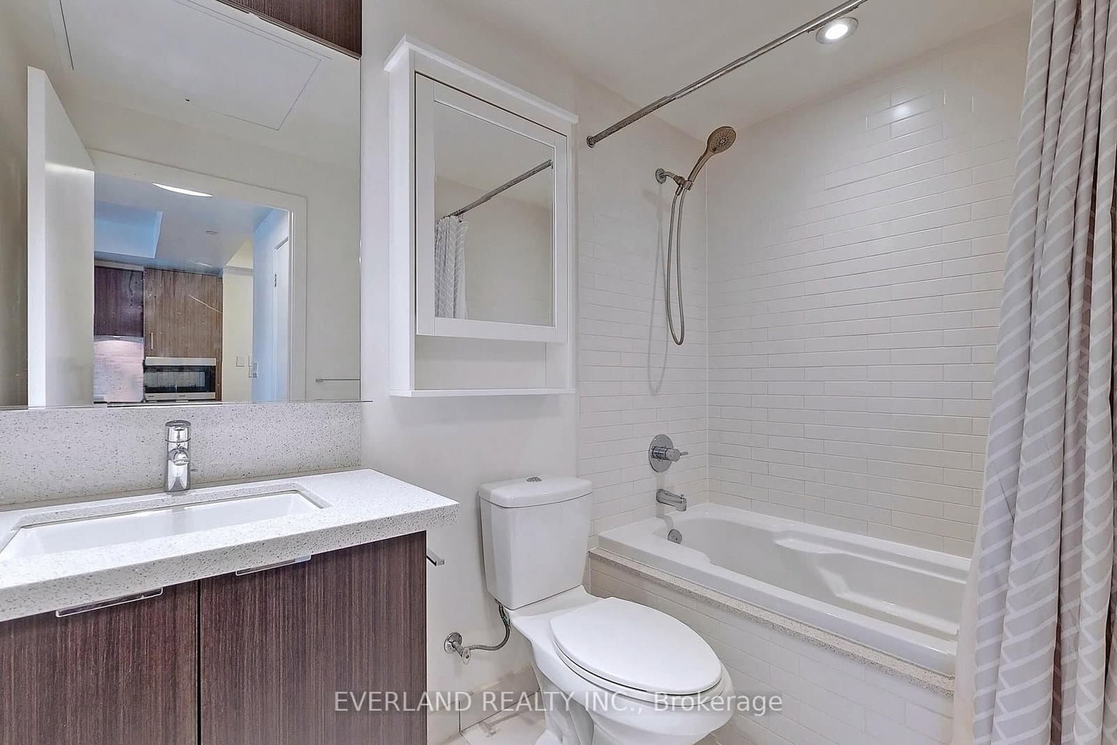 21 Widmer Street, Unit 1507 thumbnail 19