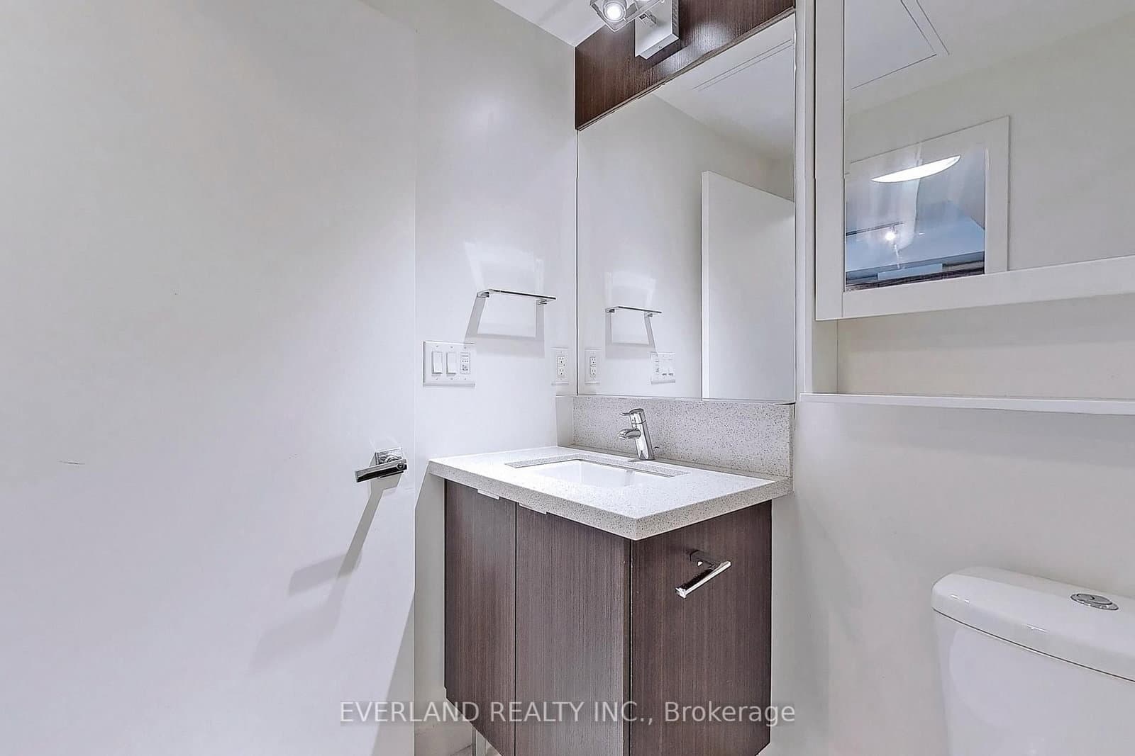 21 Widmer Street, Unit 1507 thumbnail 20