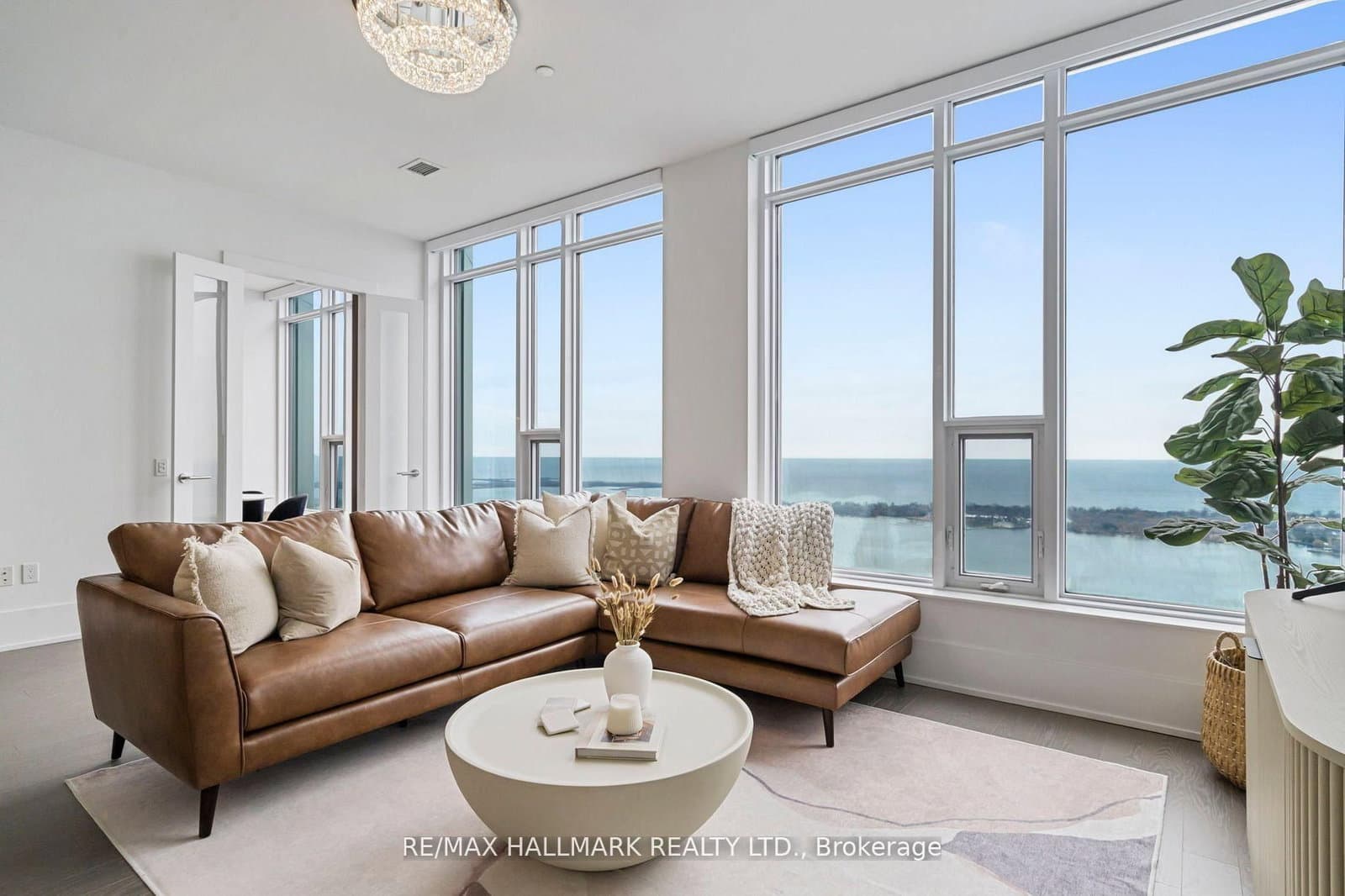 10 York Street, Unit 6805 thumbnail 14