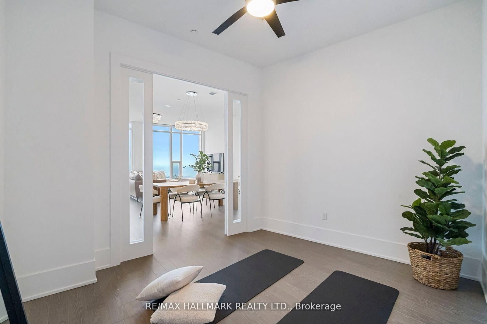 10 York Street, Unit 6805 thumbnail 19