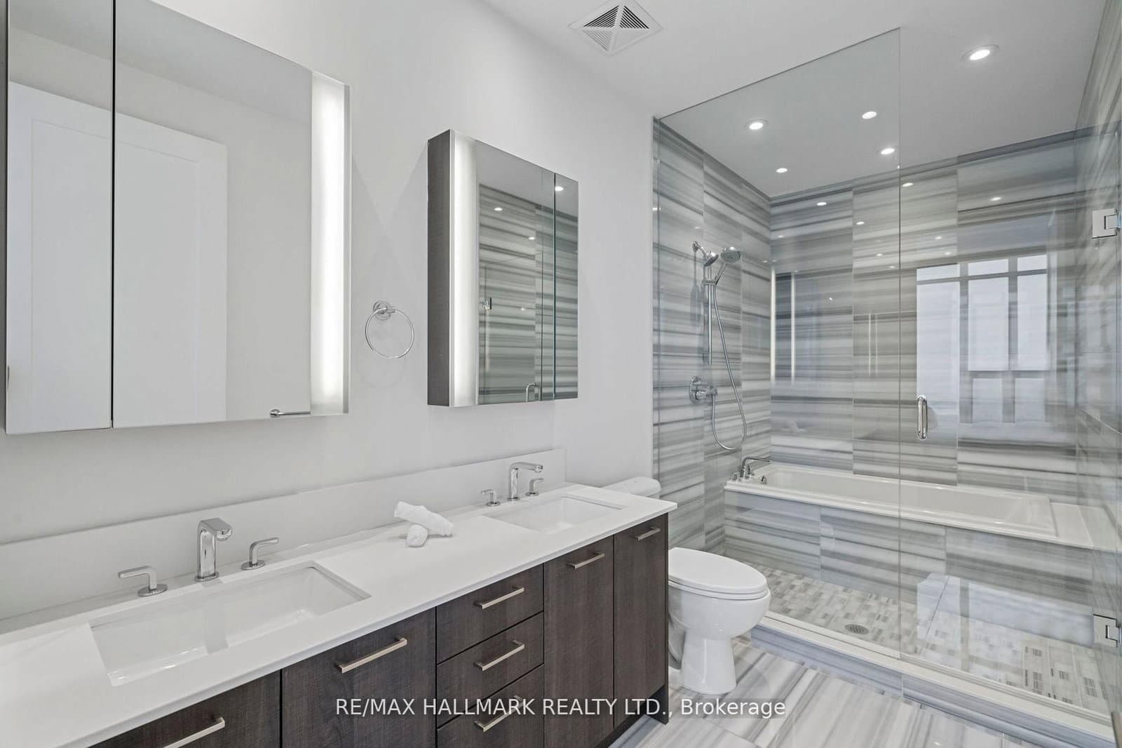10 York Street, Unit 6805 thumbnail 25
