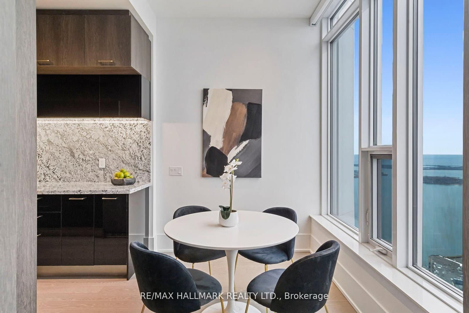 10 York Street, Unit 6805 thumbnail 27