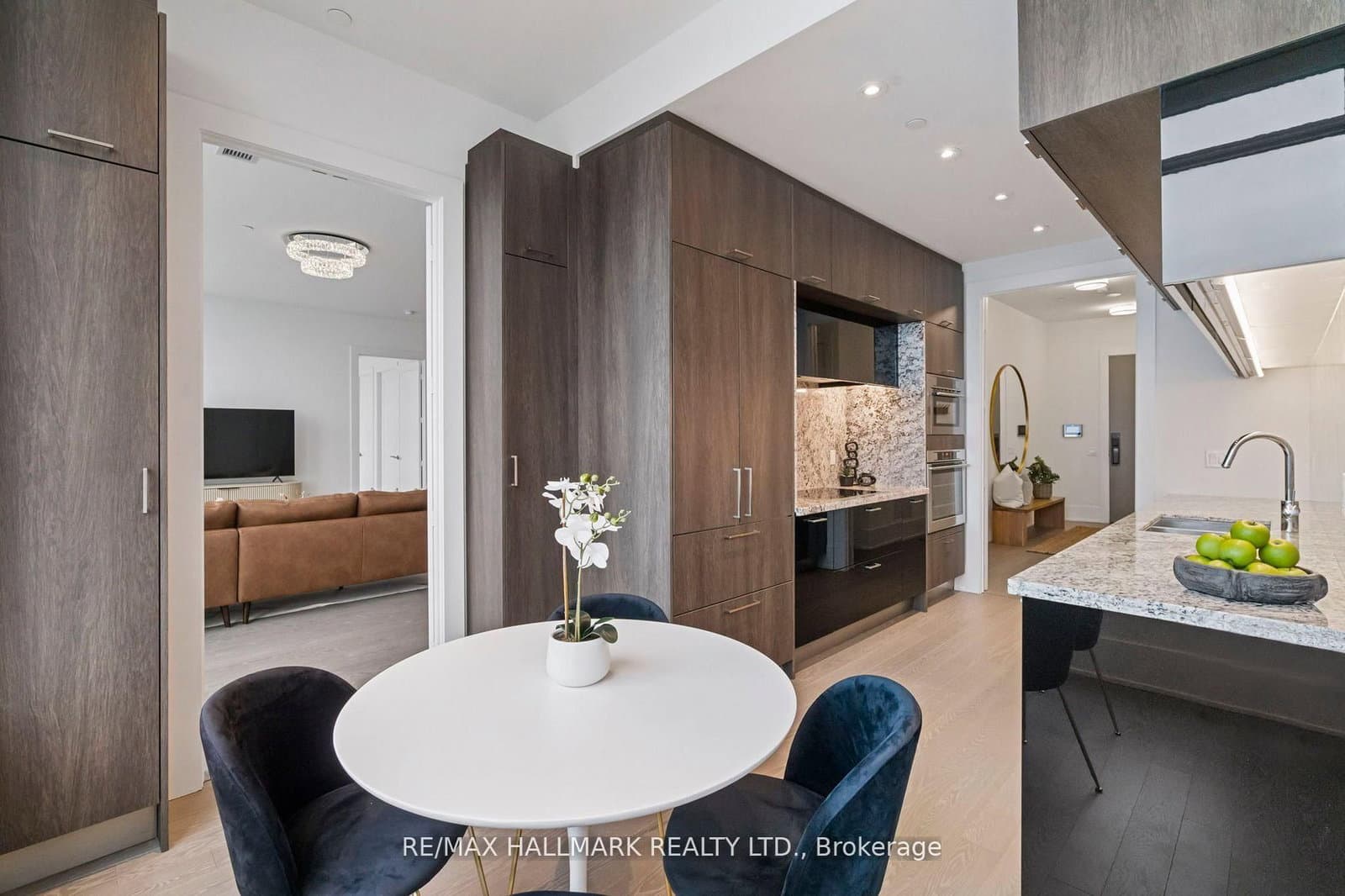 10 York Street, Unit 6805 thumbnail 29