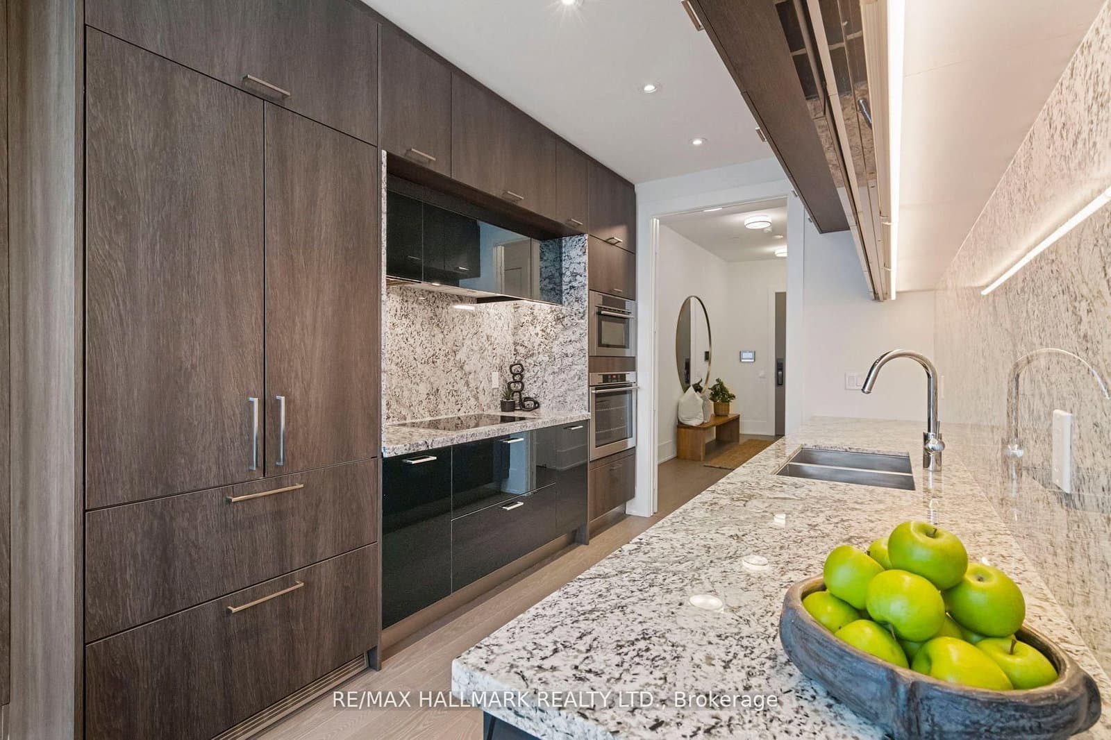 10 York Street, Unit 6805 thumbnail 30