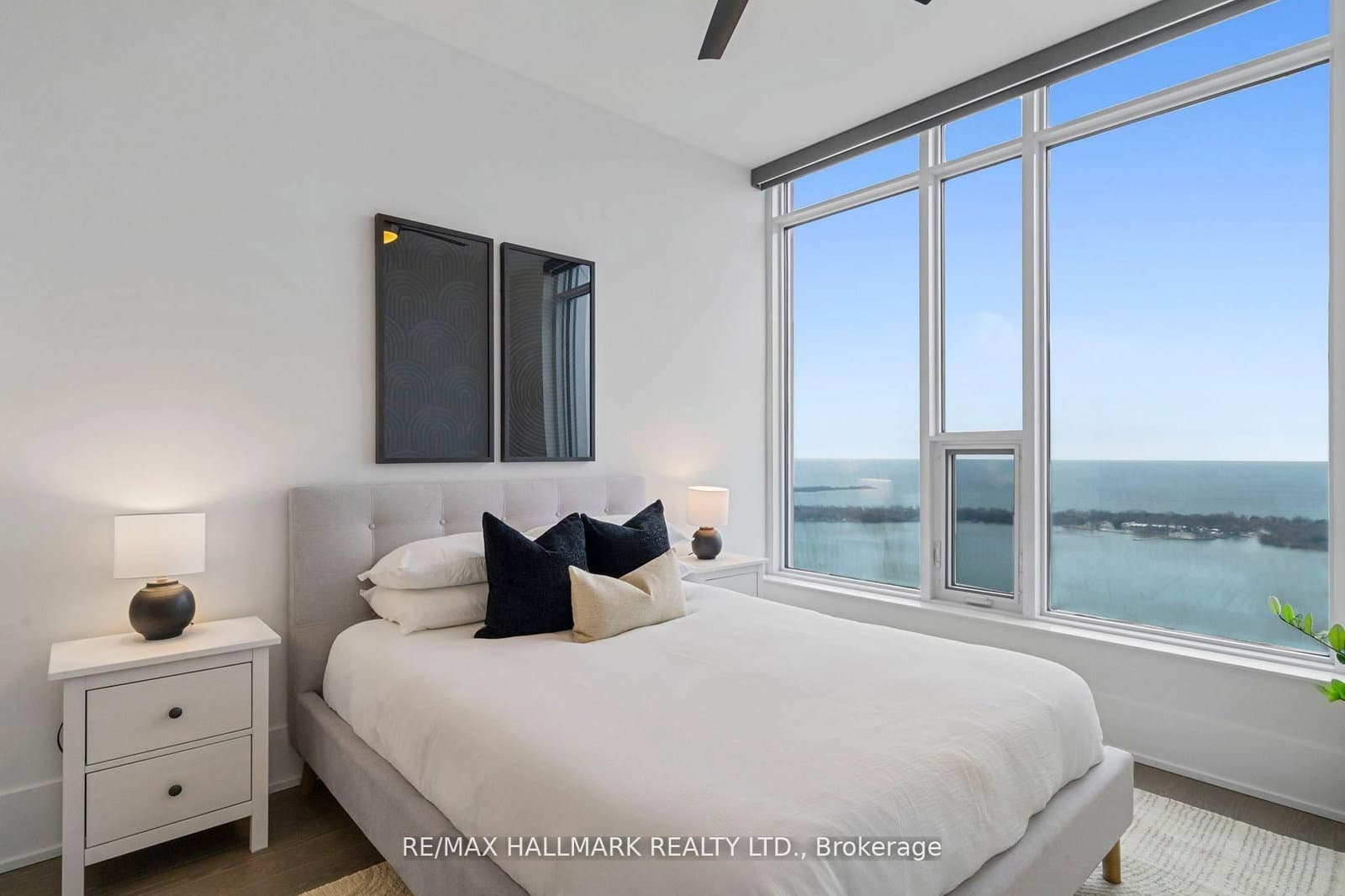 10 York Street, Unit 6805 thumbnail 35