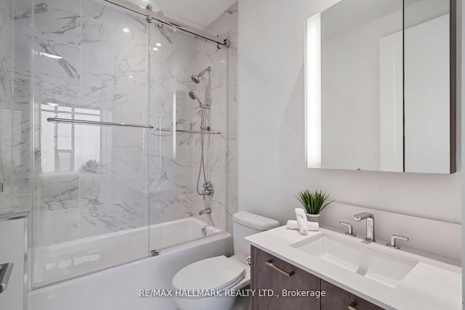 10 York Street, Unit 6805 thumbnail 4