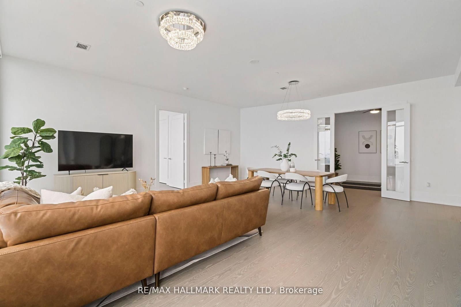 10 York Street, Unit 6805 thumbnail 8