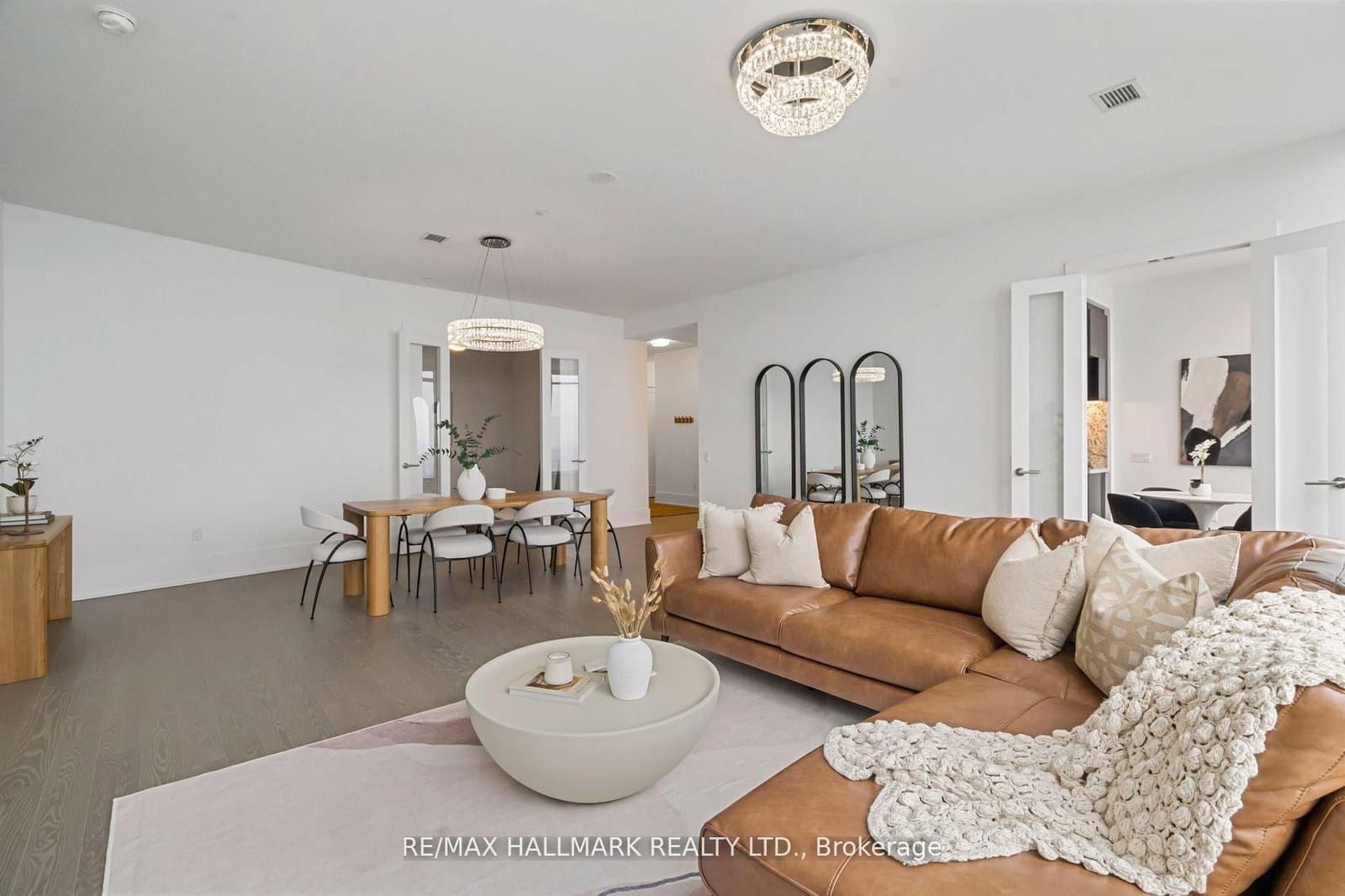 10 York Street, Unit 6805 thumbnail 9