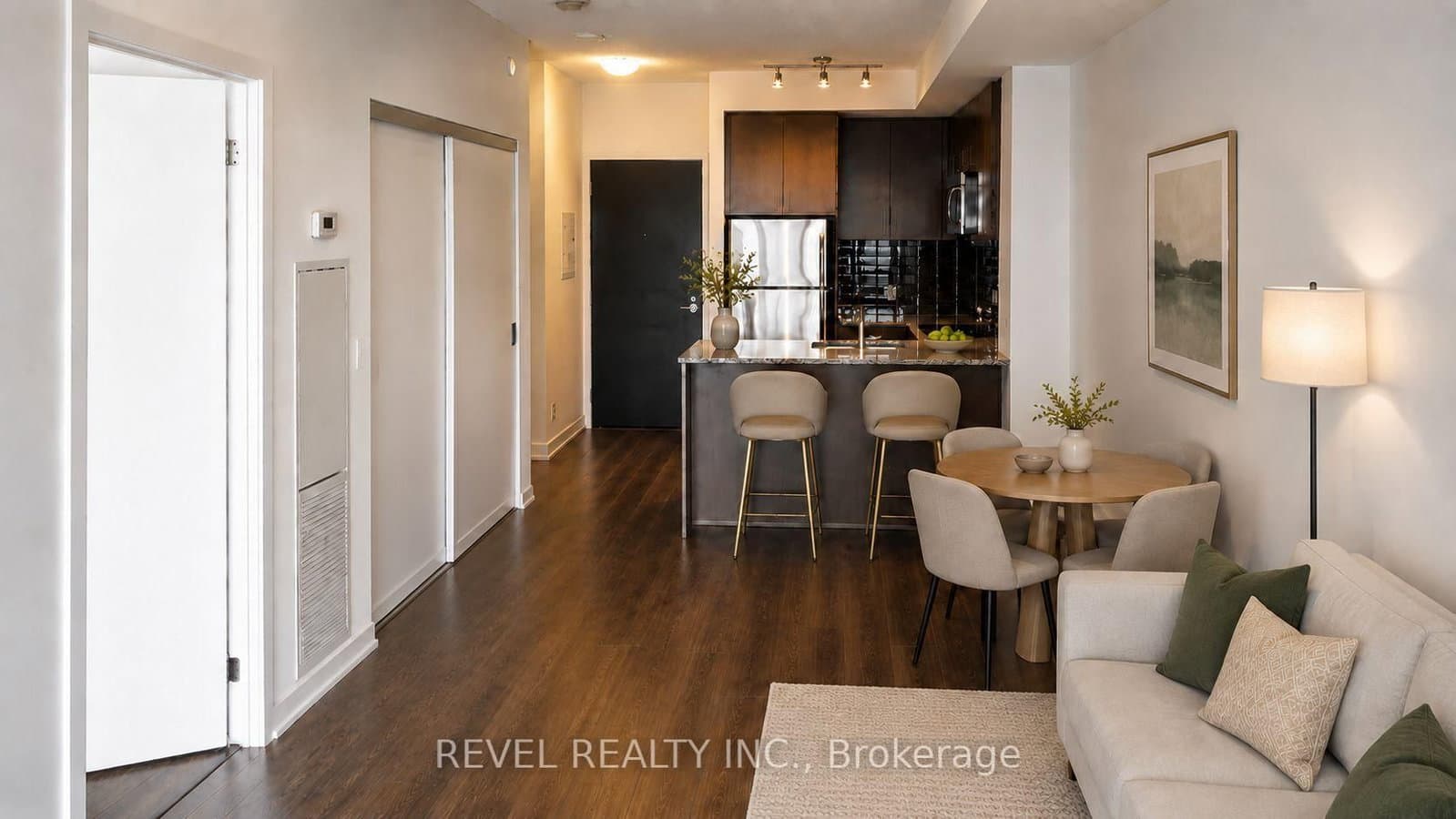 98 Lillian Street, Unit 1913 thumbnail 3
