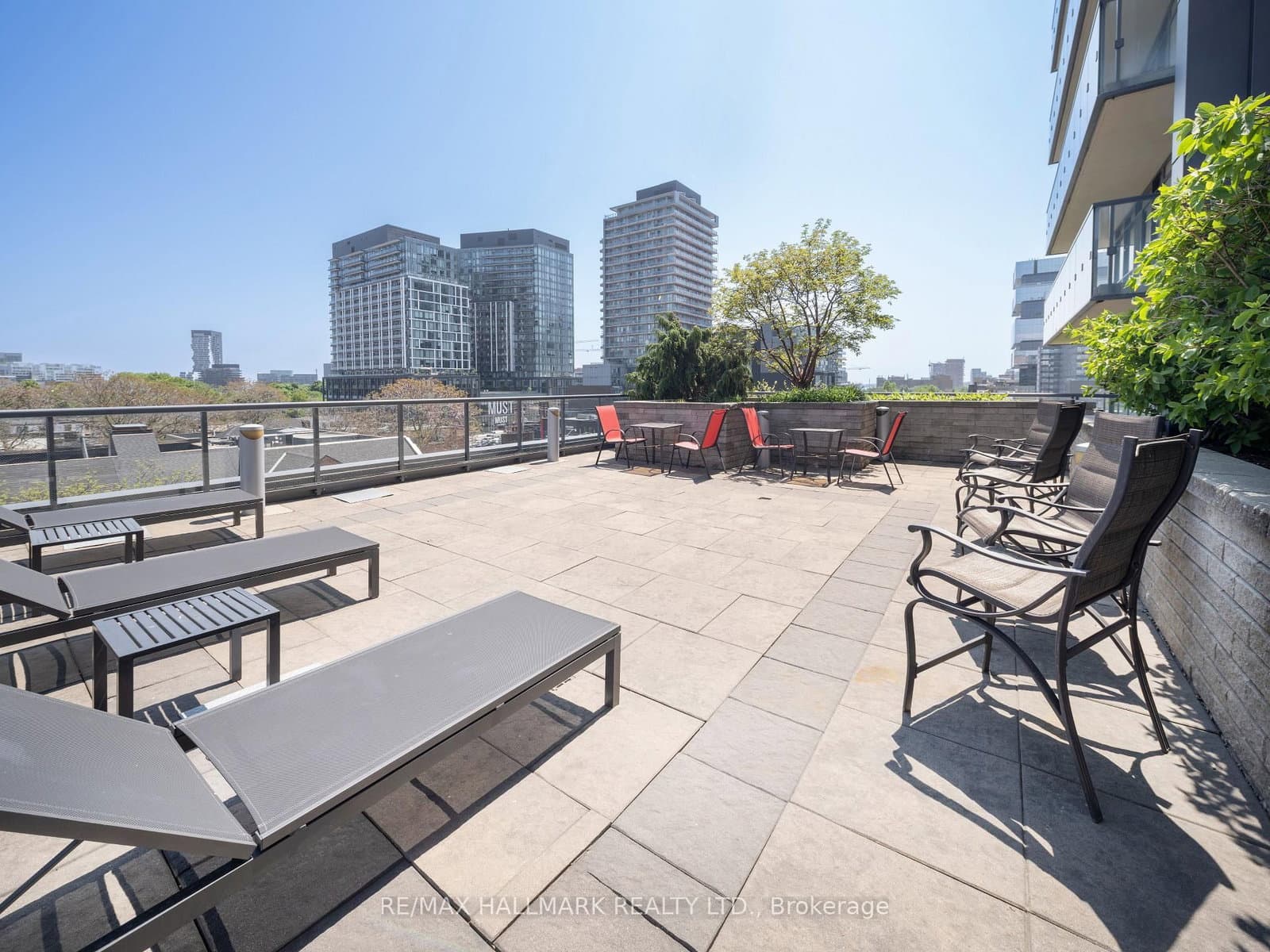 132 Berkeley Street, Unit 1007 thumbnail 14