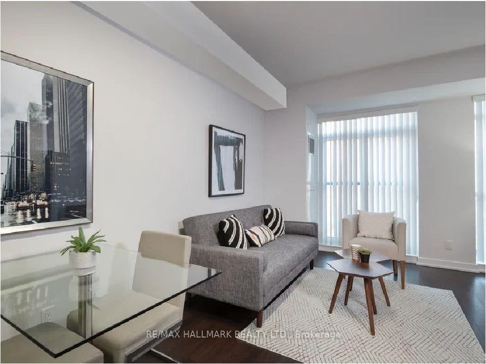 132 Berkeley Street, Unit 1007 thumbnail 3
