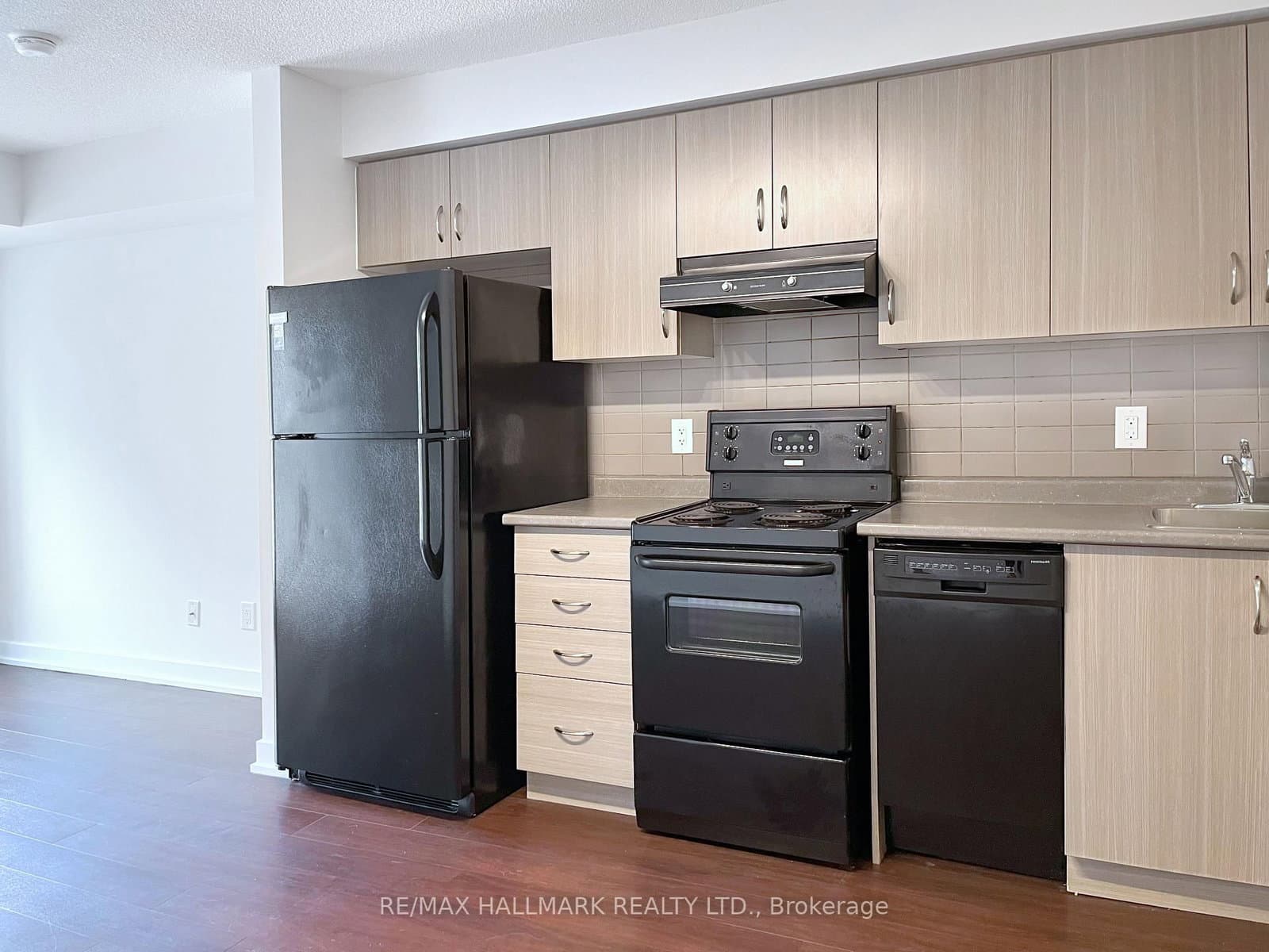 132 Berkeley Street, Unit 1007 thumbnail 5