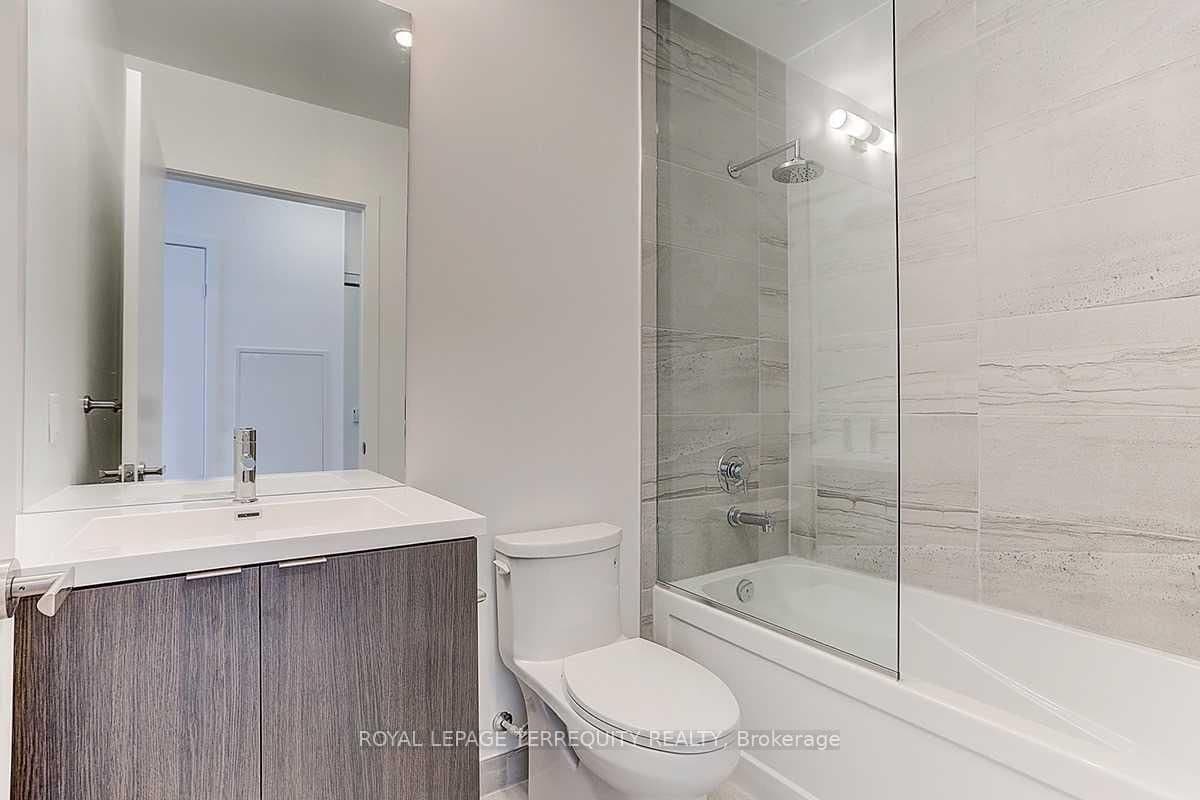 138 Downes Street, Unit 3215 thumbnail 10