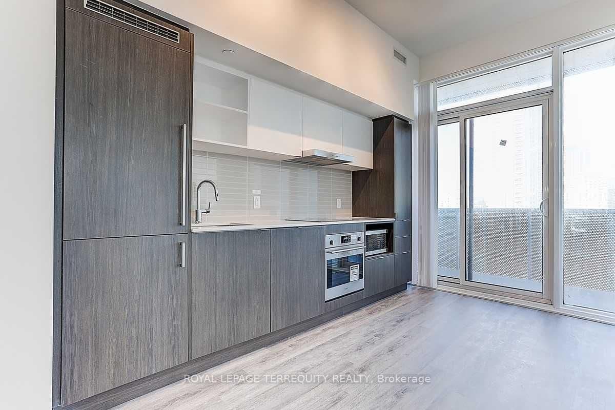 138 Downes Street, Unit 3215 thumbnail 12