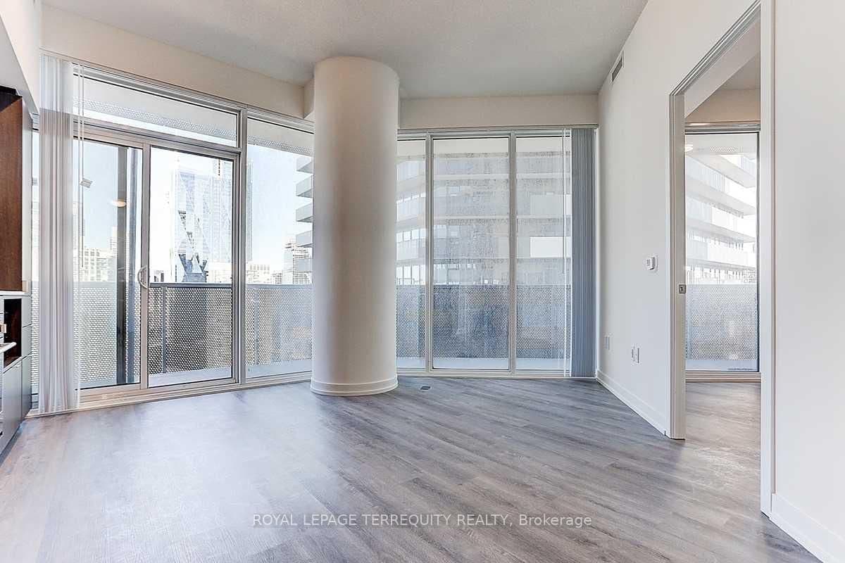 138 Downes Street, Unit 3215 thumbnail 16