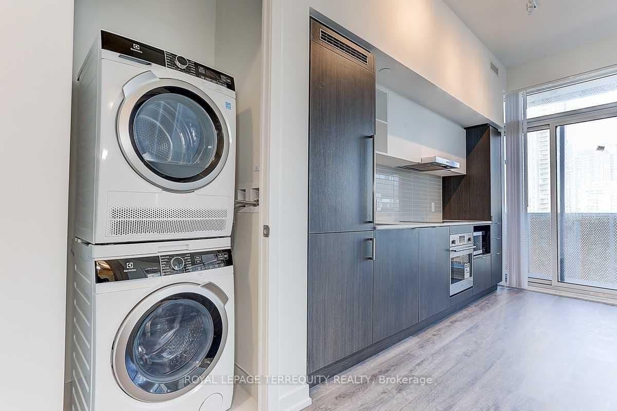 138 Downes Street, Unit 3215 thumbnail 18