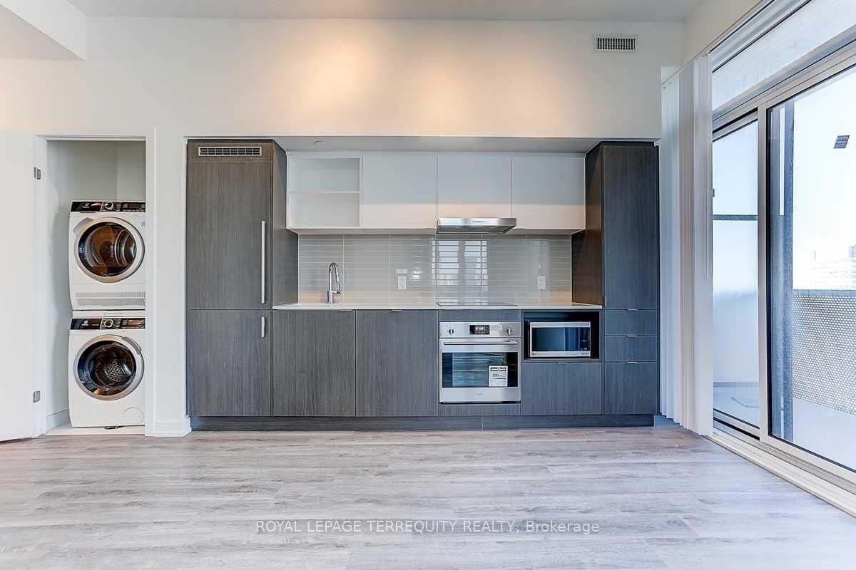 138 Downes Street, Unit 3215 thumbnail 19