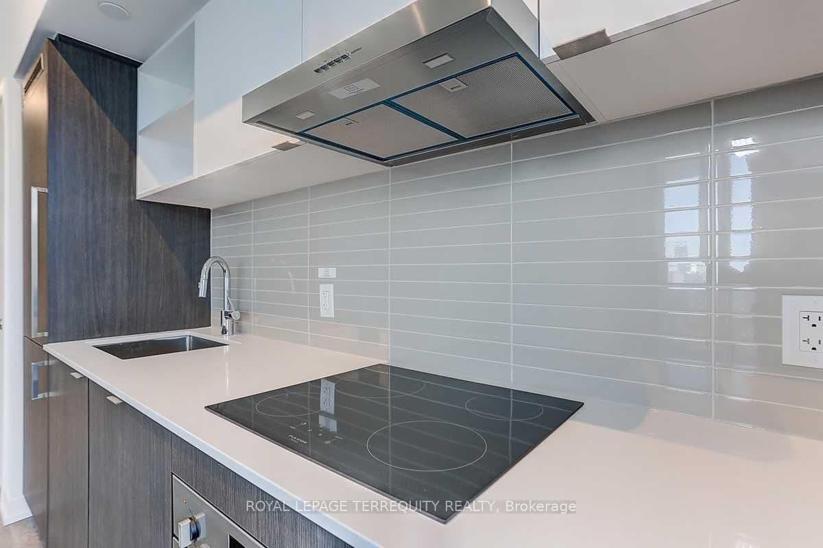 138 Downes Street, Unit 3215 thumbnail 23