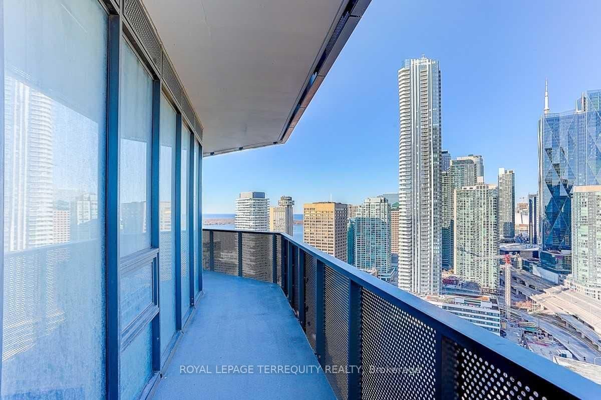 138 Downes Street, Unit 3215 thumbnail 28