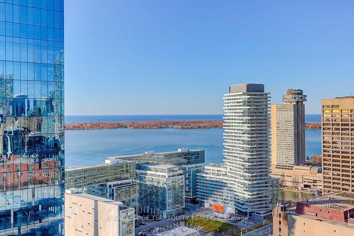 138 Downes Street, Unit 3215 thumbnail 3