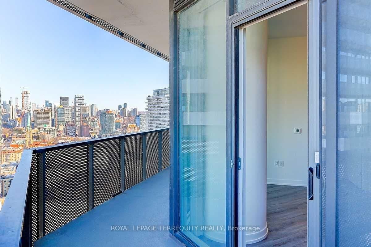 138 Downes Street, Unit 3215 thumbnail 31