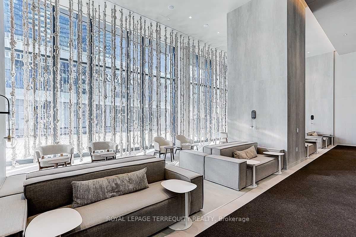 138 Downes Street, Unit 3215 thumbnail 6