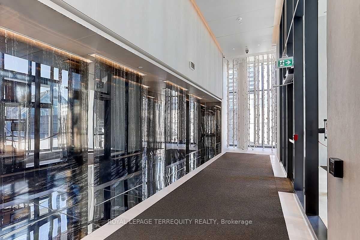 138 Downes Street, Unit 3215 thumbnail 8