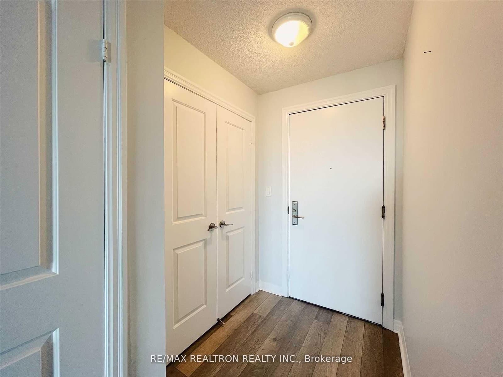 2015 Sheppard Avenue E, Unit 2406 thumbnail 4