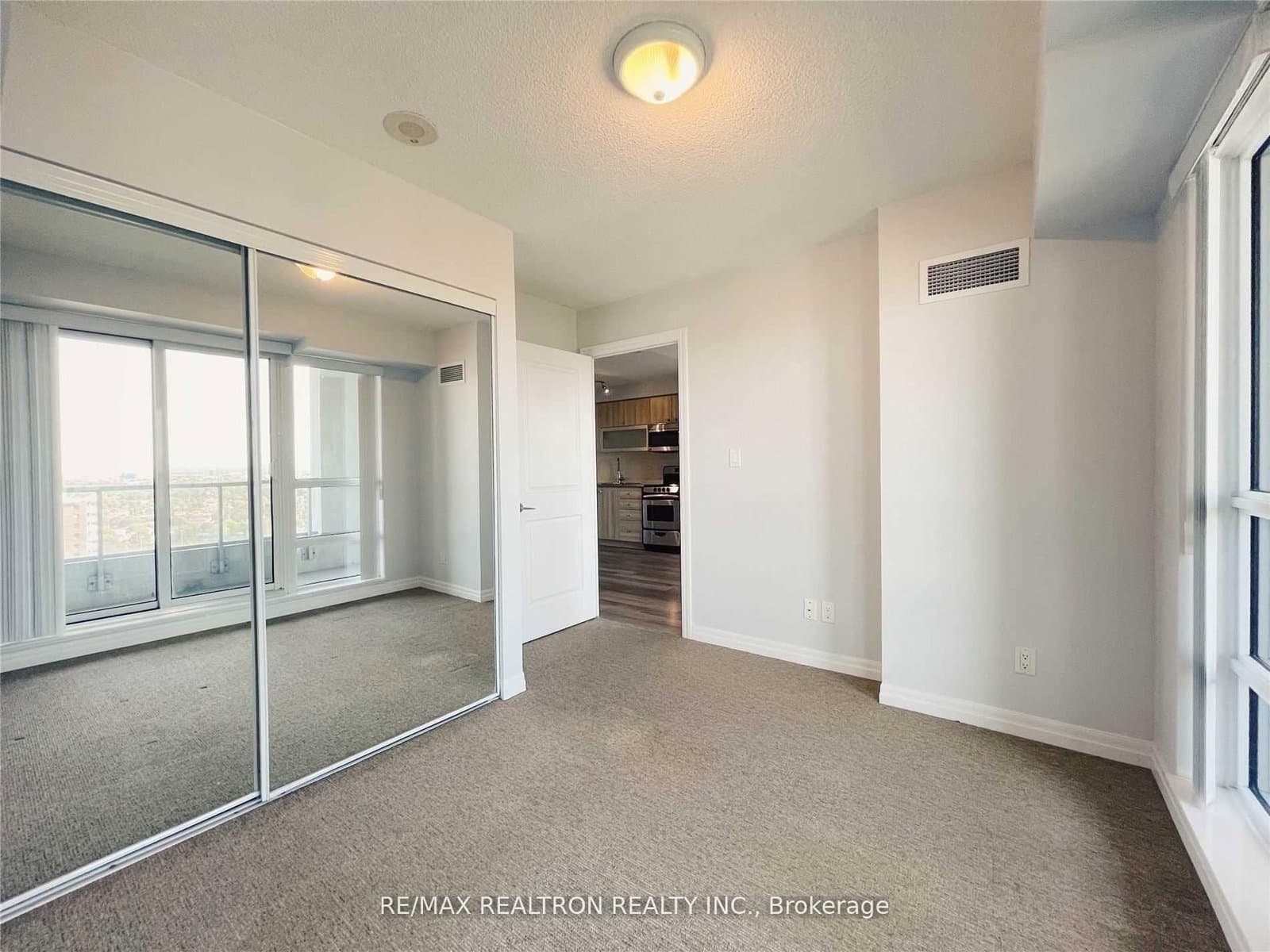 2015 Sheppard Avenue E, Unit 2406 thumbnail 9