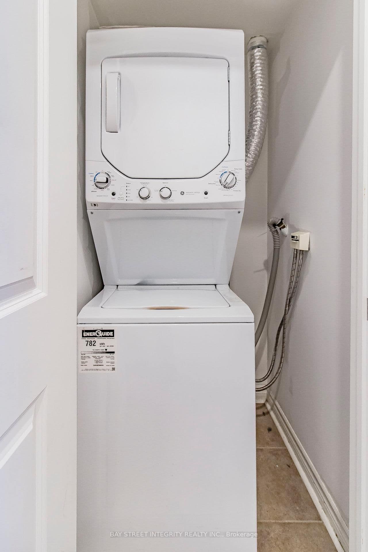 2885 Bayview Avenue, Unit 813 thumbnail 11