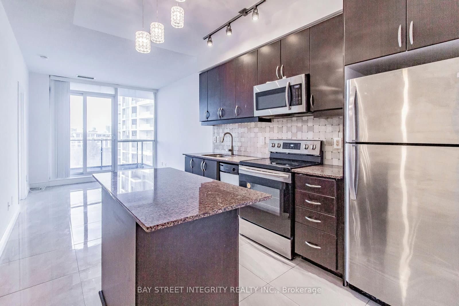 2885 Bayview Avenue, Unit 813 thumbnail 5