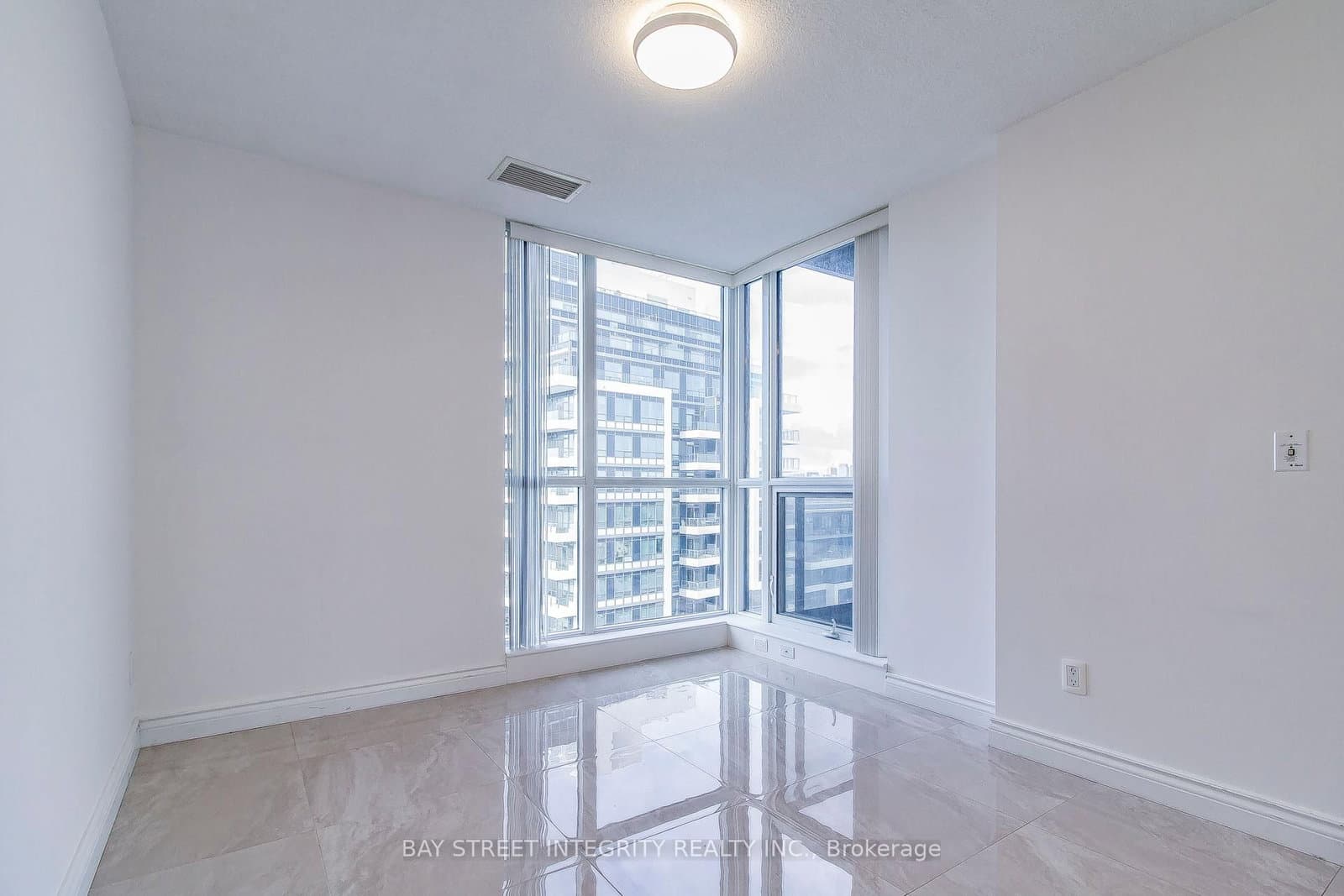 2885 Bayview Avenue, Unit 813 thumbnail 7