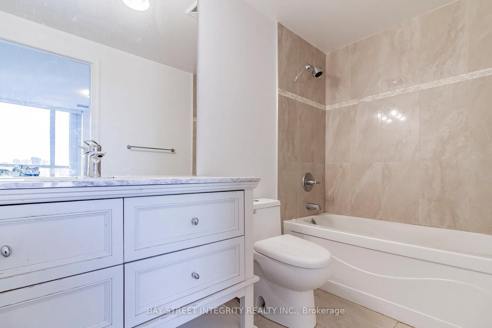 2885 Bayview Avenue, Unit 813 thumbnail 9