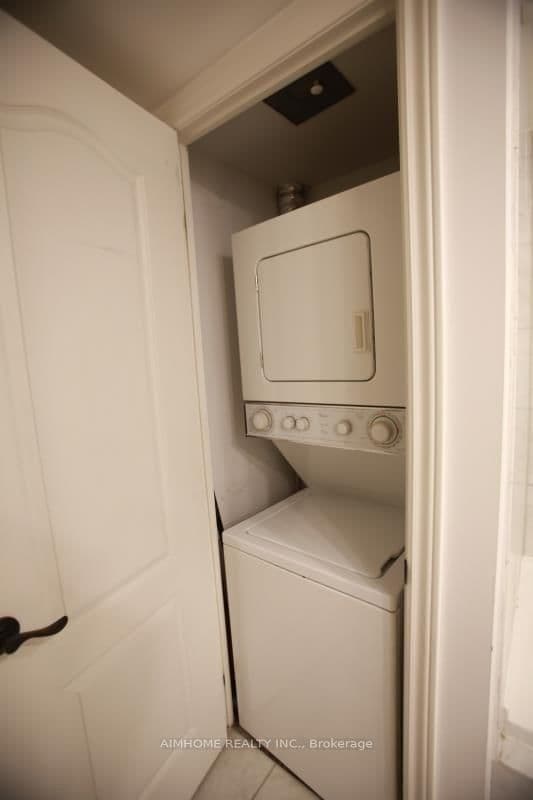 8 Park Road, Unit 2108 thumbnail 11