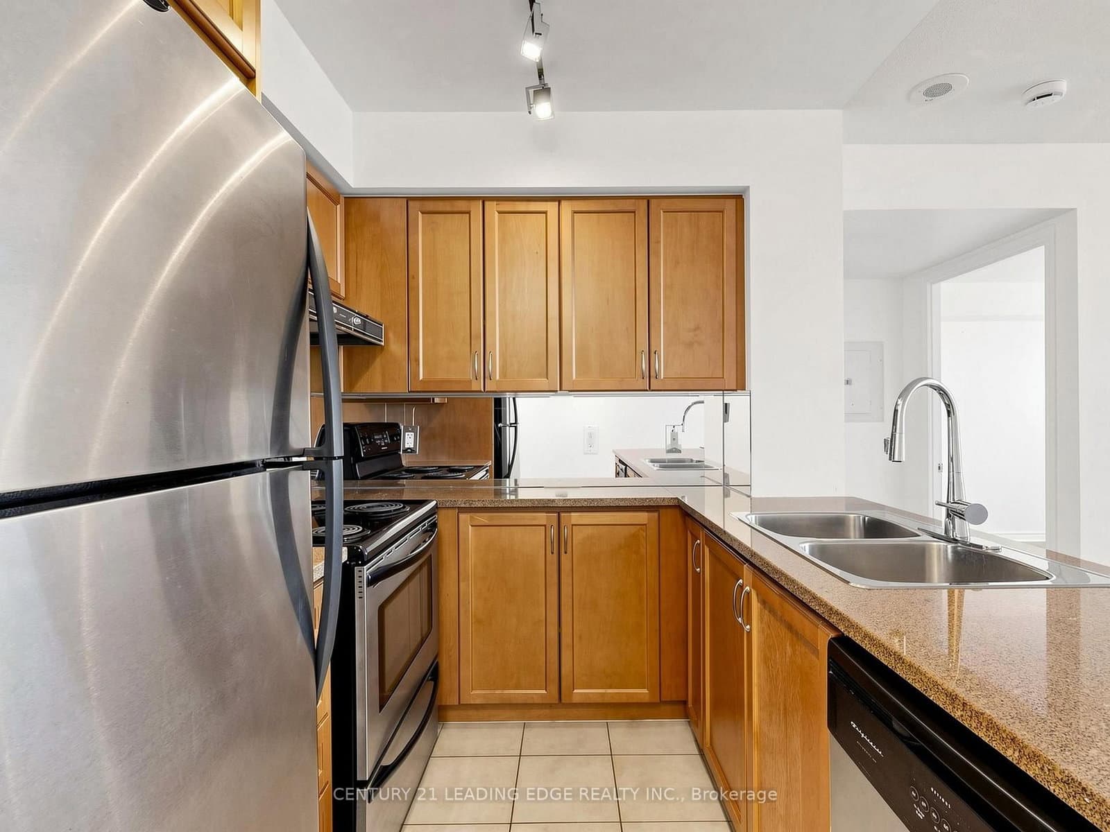 18 Kenaston Garden, Unit 1601 thumbnail 10
