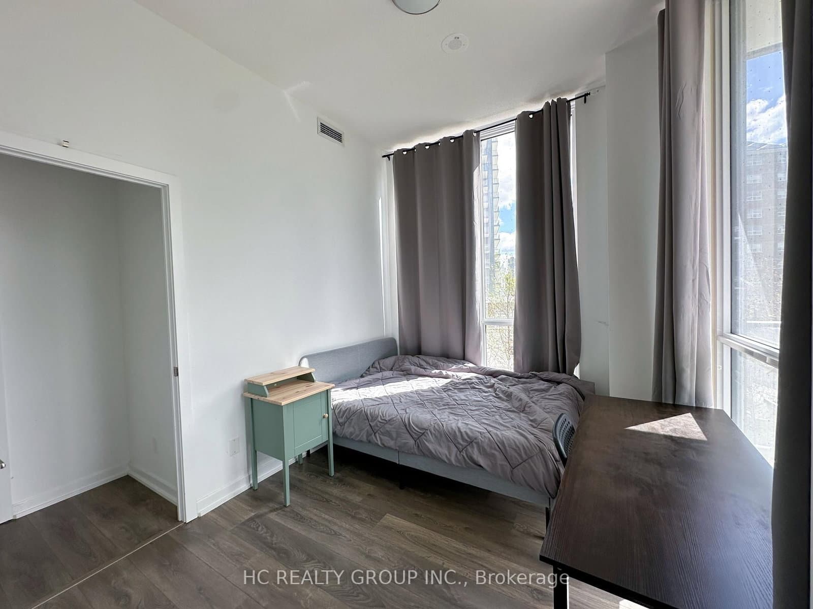 36 Forest Manor Road, Unit 203 thumbnail 10