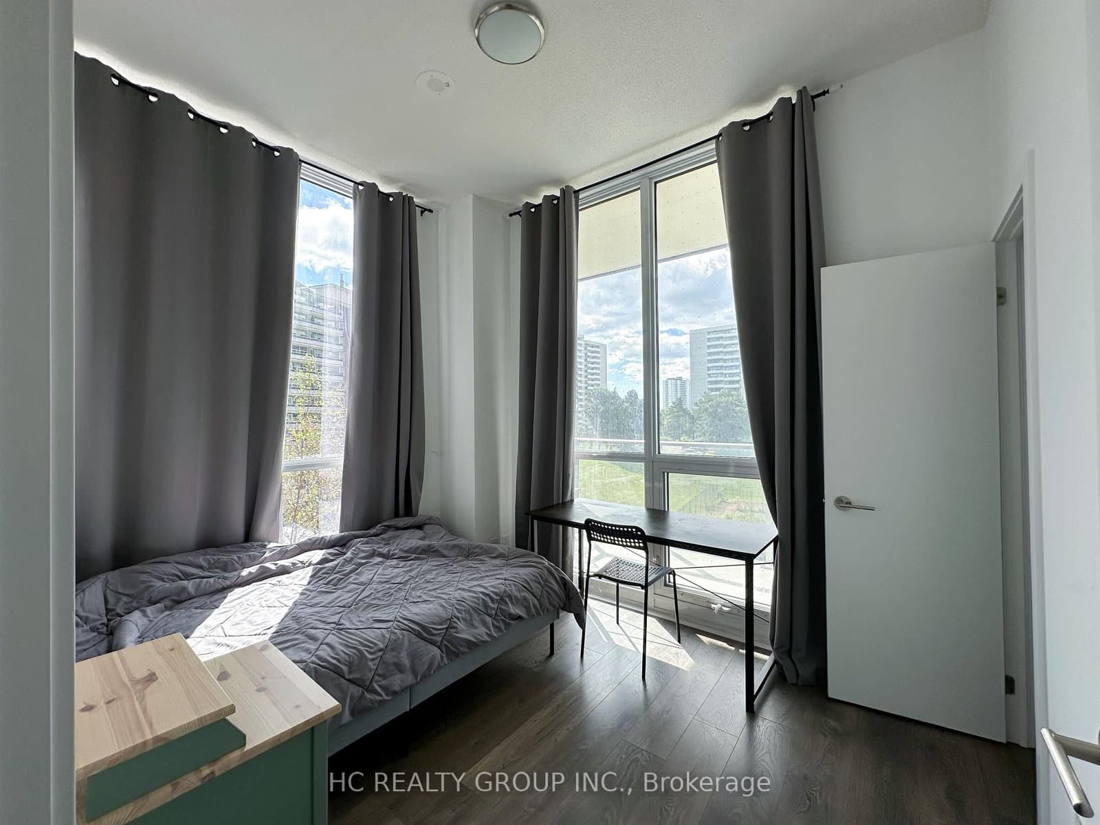36 Forest Manor Road, Unit 203 thumbnail 11