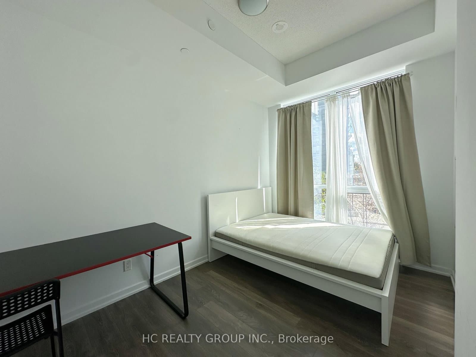 36 Forest Manor Road, Unit 203 thumbnail 9