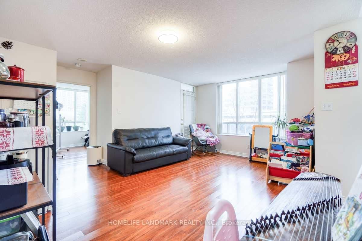 260 Doris Avenue, Unit 302 thumbnail 4
