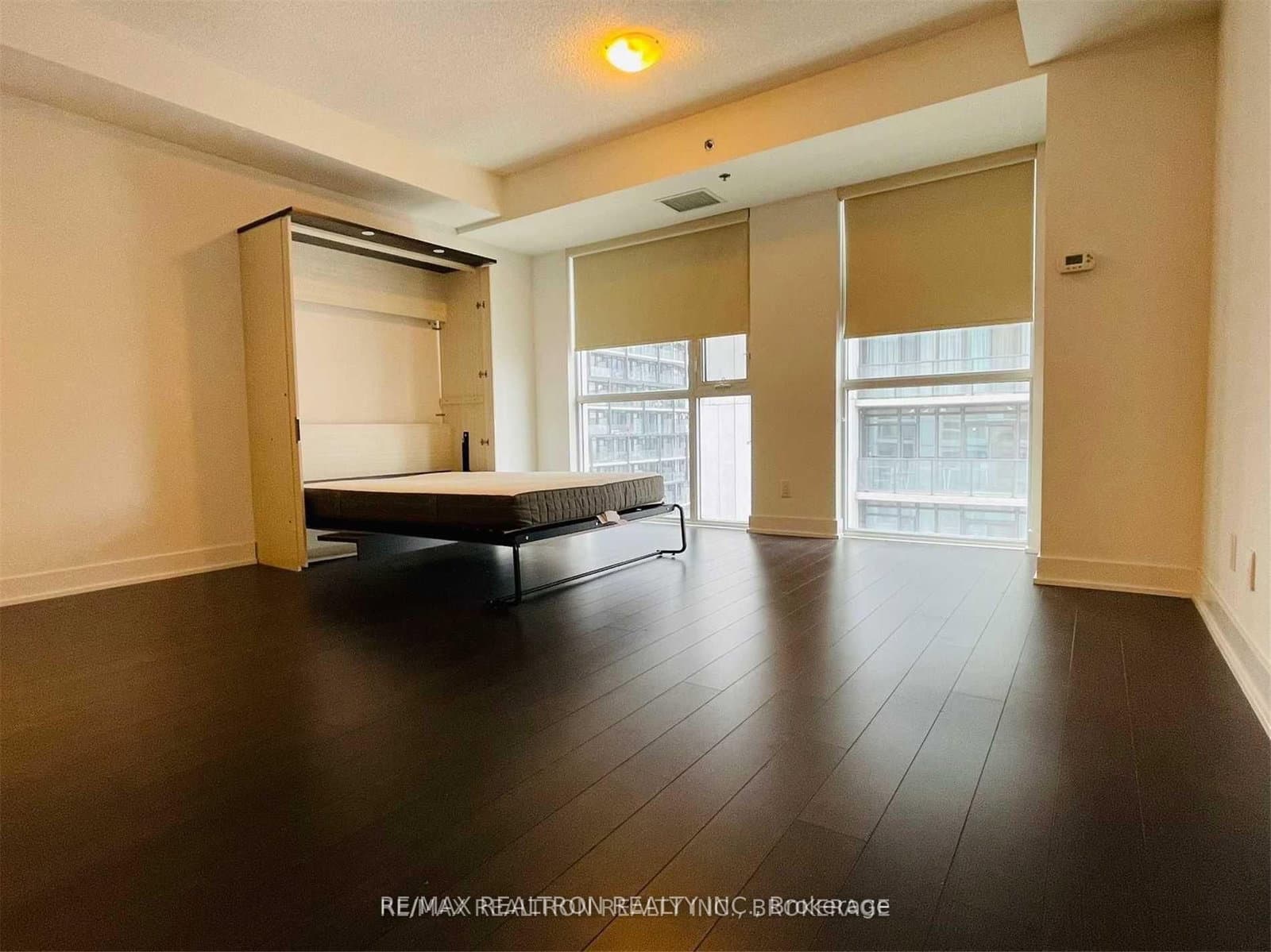 318 Richmond Street, Unit 1710 thumbnail 2