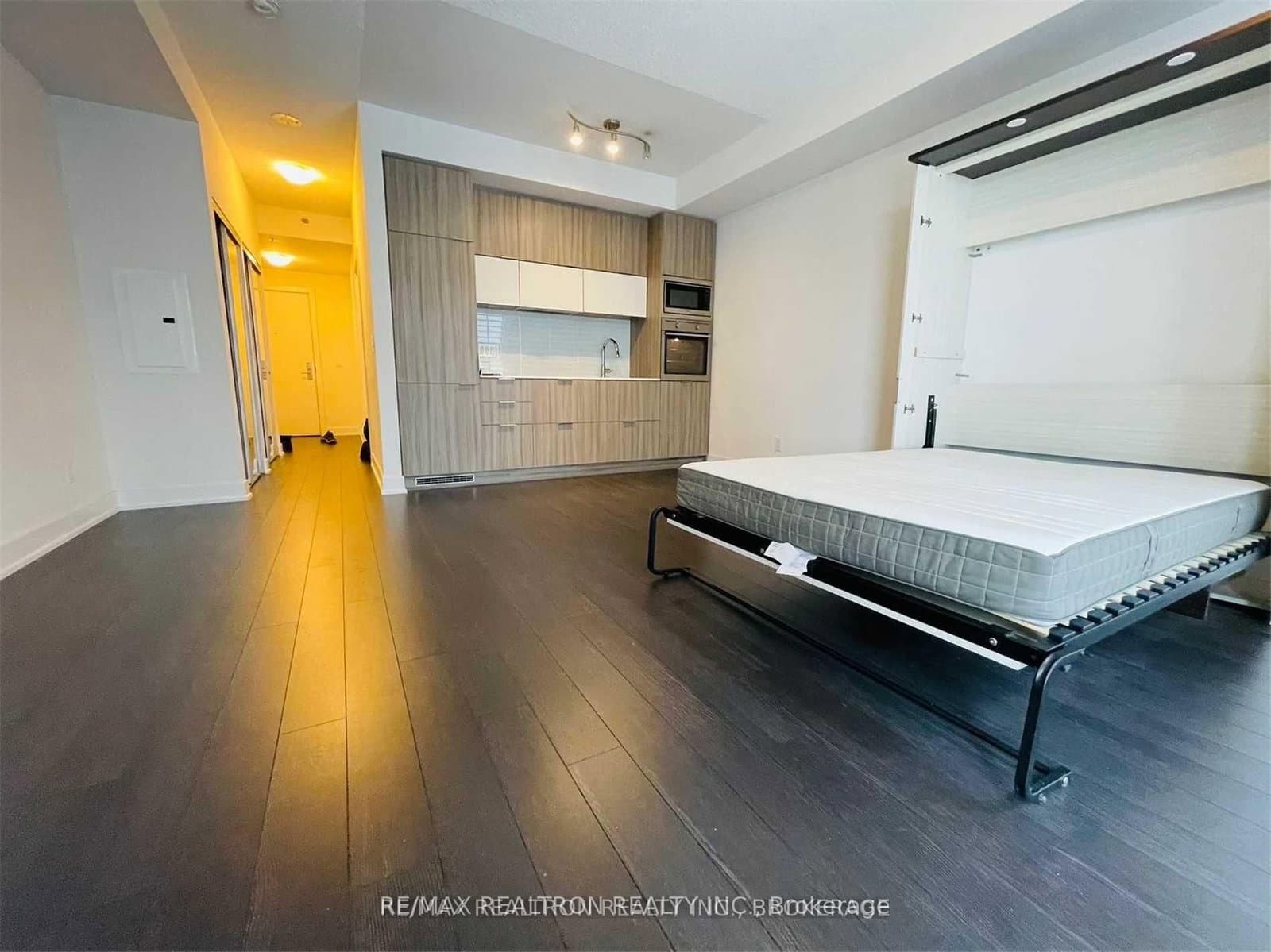 318 Richmond Street, Unit 1710 thumbnail 8