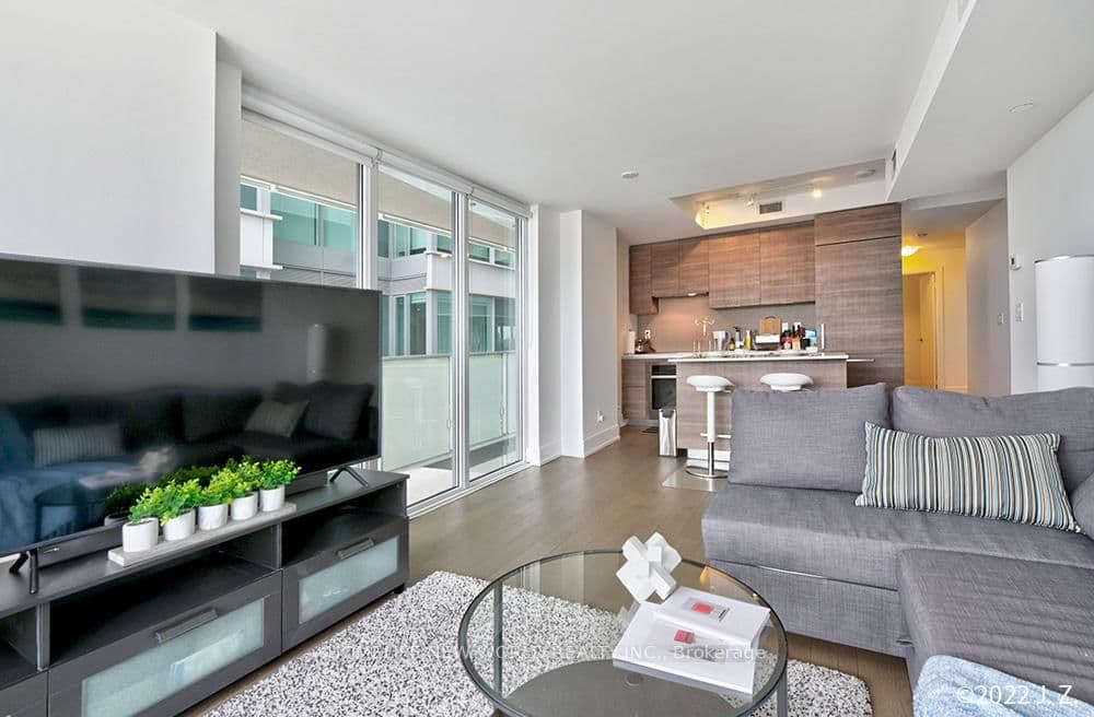 200 Bloor Street W, Unit 1601 thumbnail 15