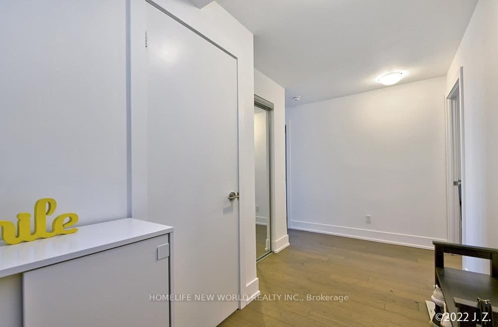 200 Bloor Street W, Unit 1601 thumbnail 5