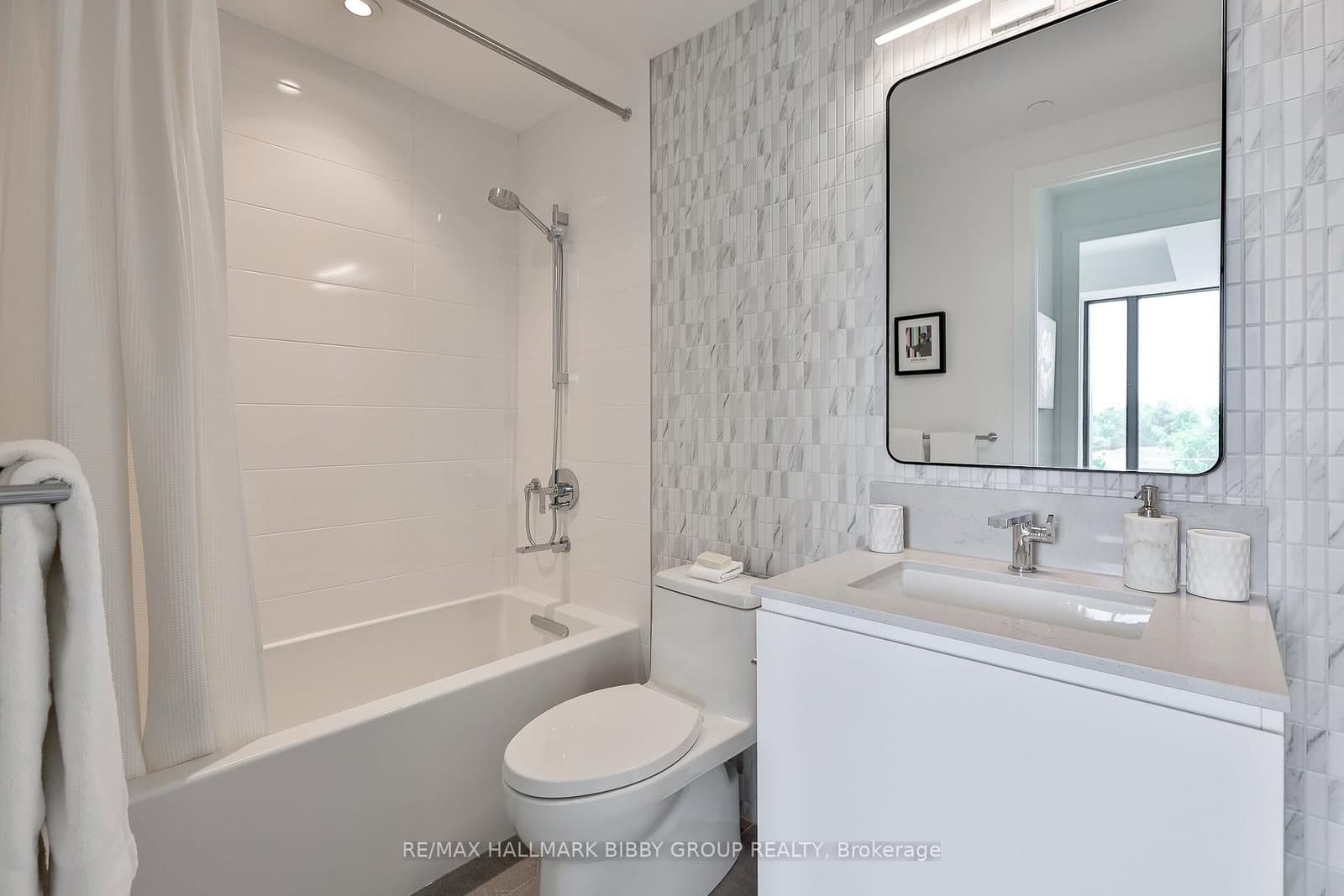 1414 Bayview Avenue, Unit 409 thumbnail 21