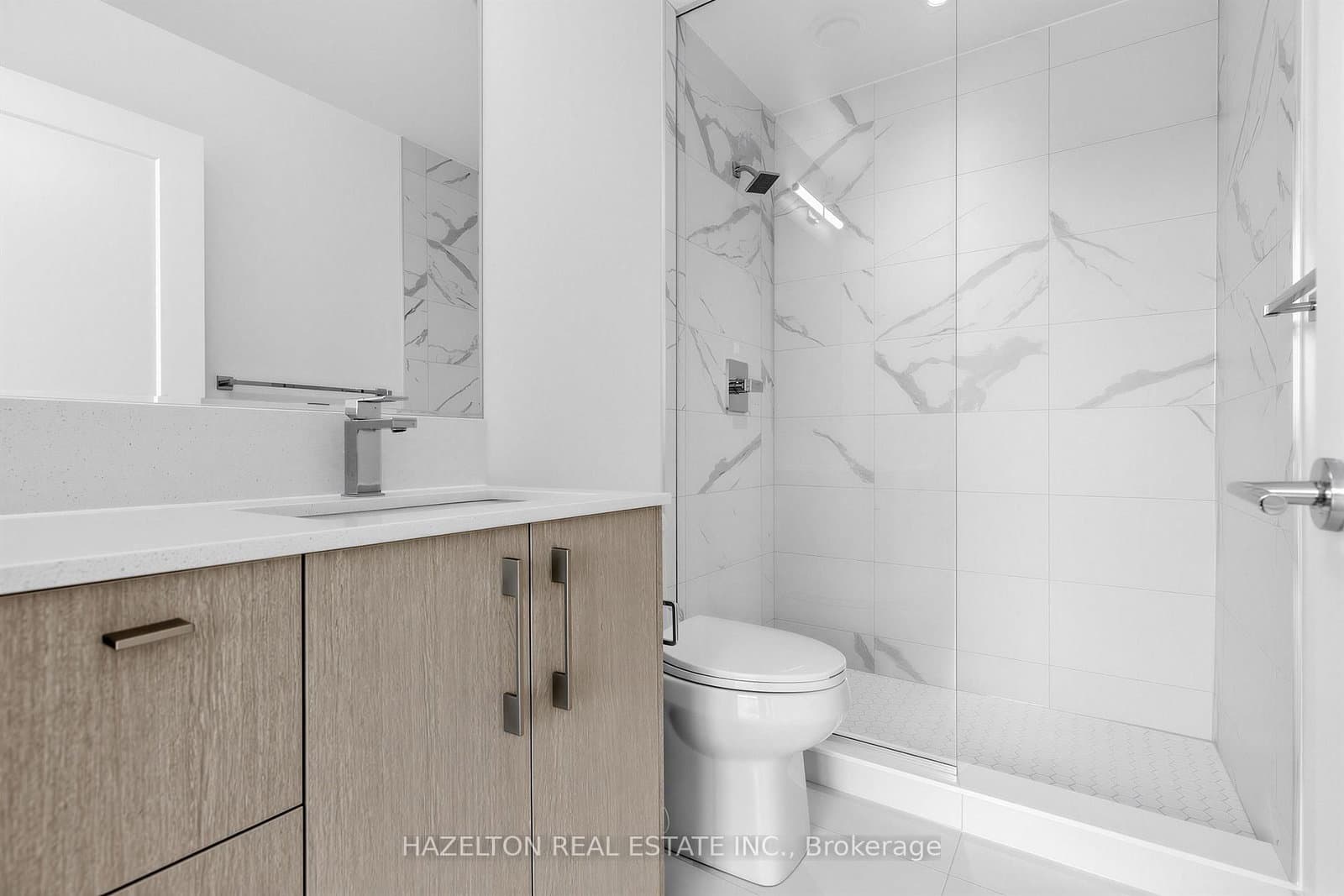 8 Manor Road W, Unit 705 thumbnail 13