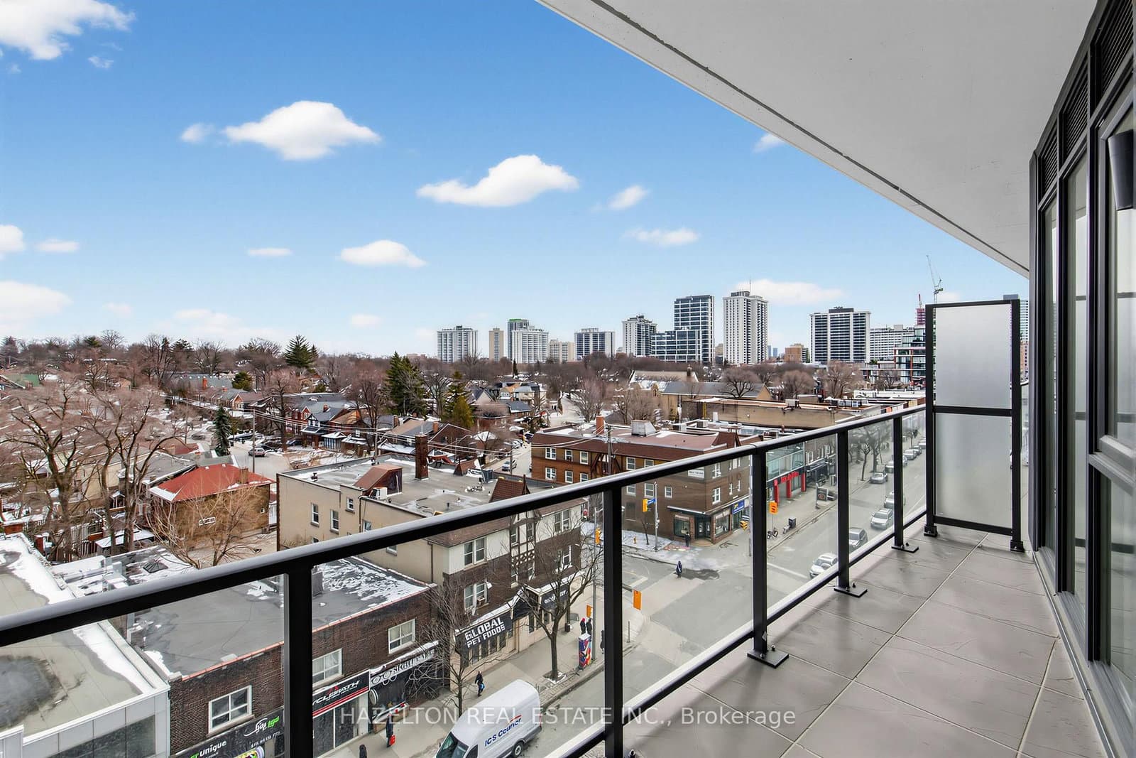8 Manor Road W, Unit 705 thumbnail 15