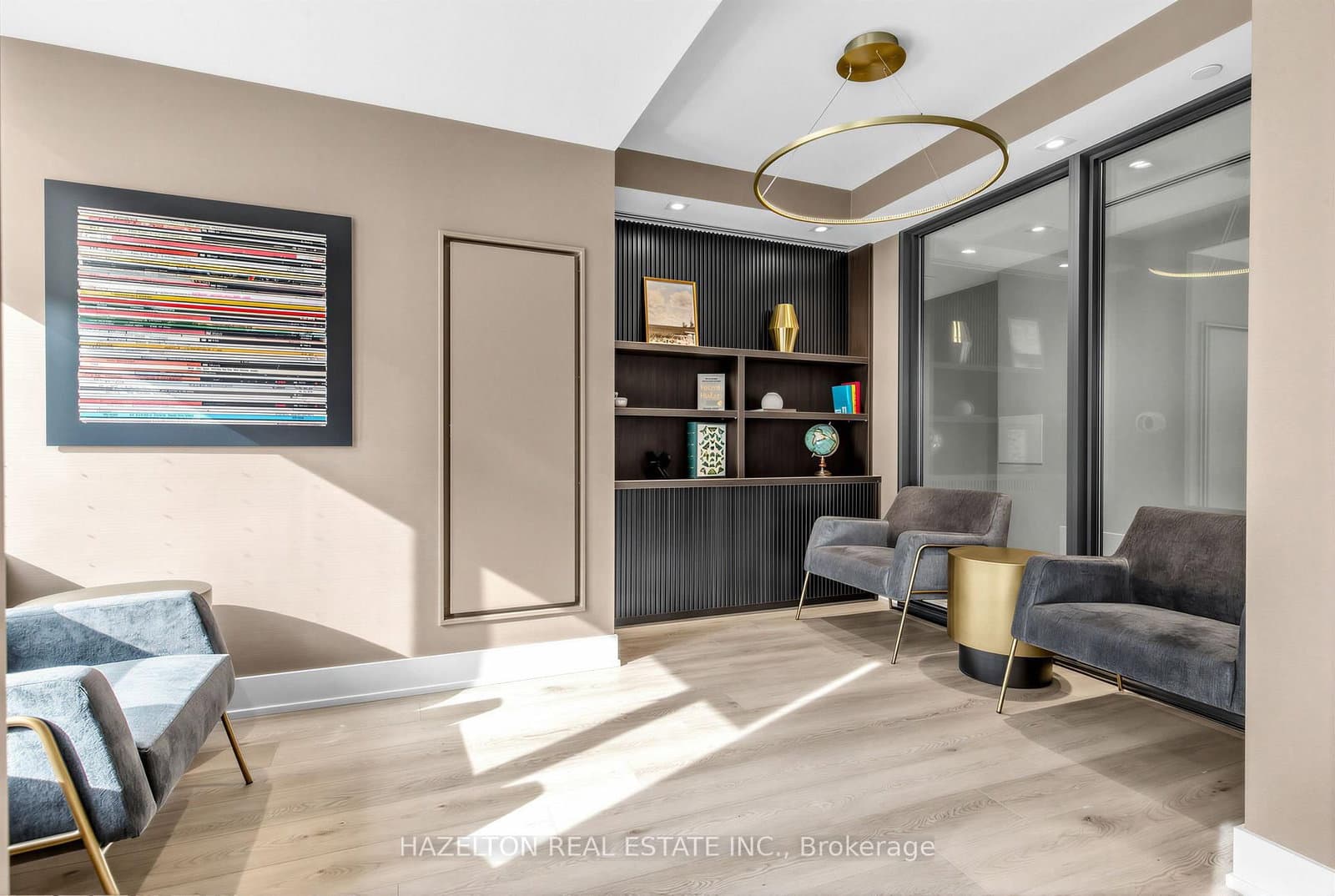 8 Manor Road W, Unit 705 thumbnail 17